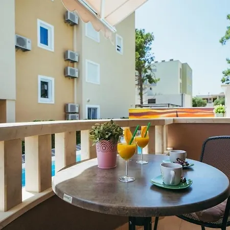 In Mit Gemeinschaftlichem Pool Und Terrasse - B55608 * 프로마이나