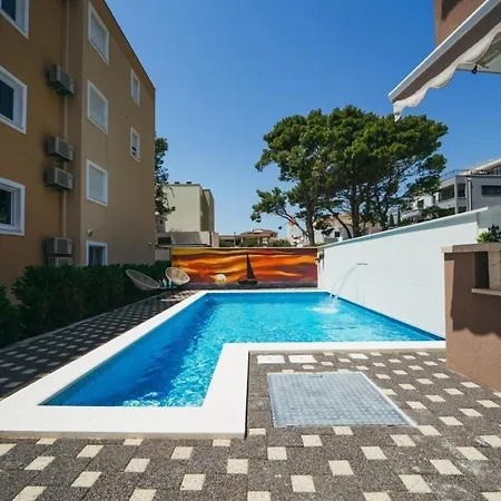 In Mit Gemeinschaftlichem Pool Und Terrasse - B55608 아파트 프로마이나