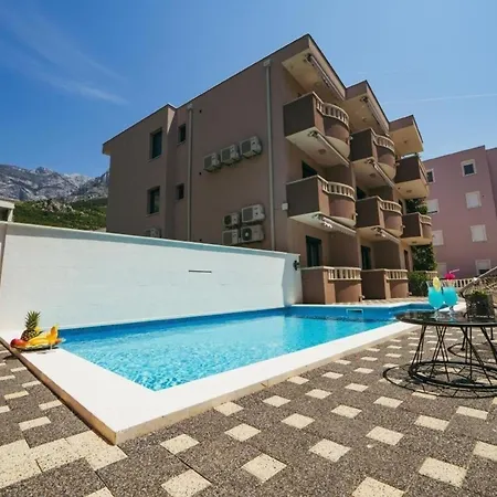 In Mit Gemeinschaftlichem Pool Und Terrasse - B55608 아파트 프로마이나